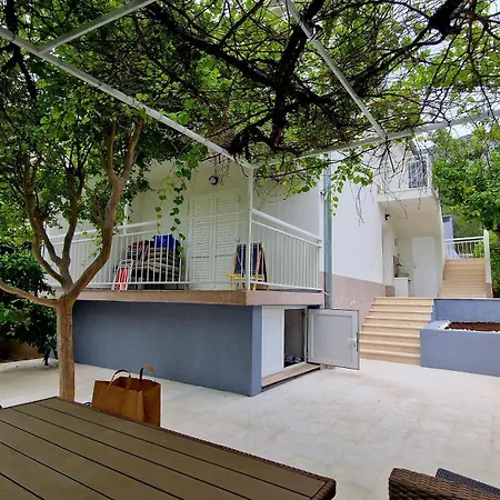 Guest house Charmy In *