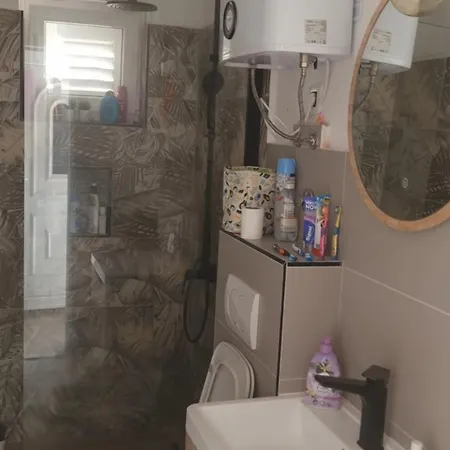 Guest house Charmy In Podaca